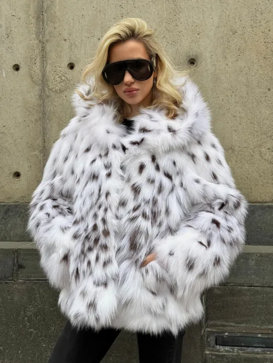 Полушубок из песца под рысь с капюшоном