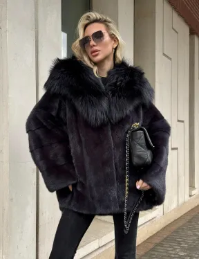 Полушубок норковый автоледи с отделкой из чернобурки на капюшоне