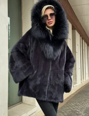 Полушубок норковый автоледи с отделкой из чернобурки на капюшоне