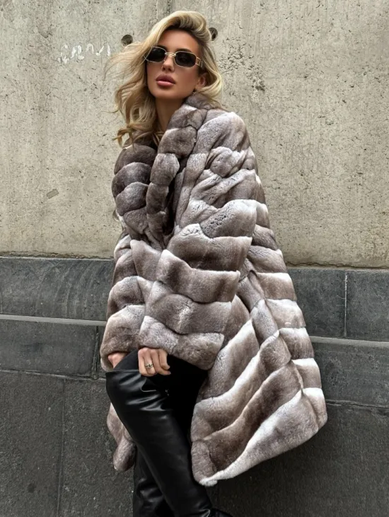 Женская серая шуба из элитного шиншиллового кролика (рекса) с английским воротником