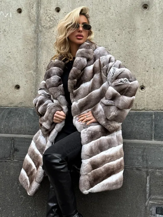 Женская серая шуба из элитного шиншиллового кролика (рекса) с английским воротником