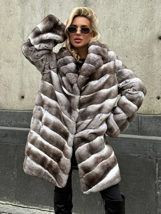 Женская серая шуба из элитного шиншиллового кролика (рекса) с английским воротником