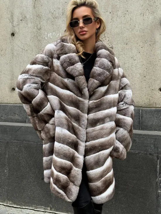 Женская серая шуба из элитного шиншиллового кролика (рекса) с английским воротником