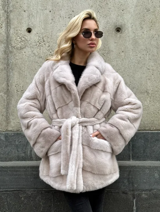 Светлый норковый полушубок PREMIUM FUR с английским воротником