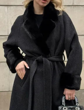 Женское демисезонное шерстяное пальто-халат с отделкой из меха норки