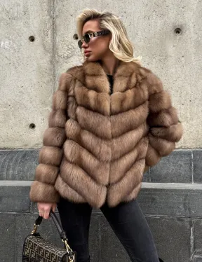 Полушубок из куницы с V-образным воротником