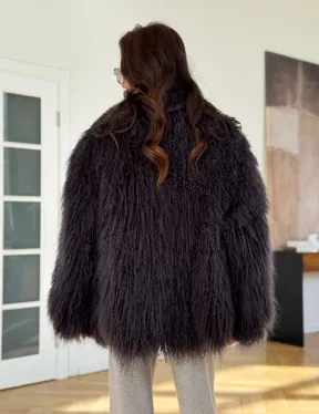 Полушубок из меха ламы в цвете графит