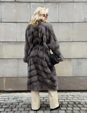 Шуба - кимоно под пояс из меха аукционной норки с английским воротником