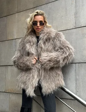 Полушубок из енота с английским воротником