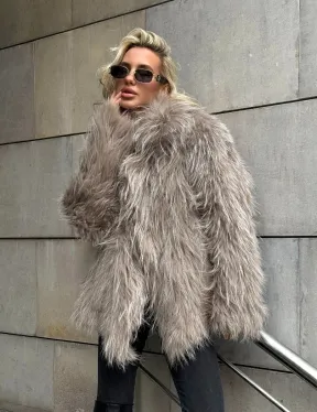 Полушубок из енота с английским воротником