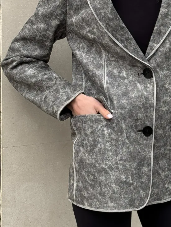 Женский кожаный пиджак Retro style весна 2025 - Vintage Marble