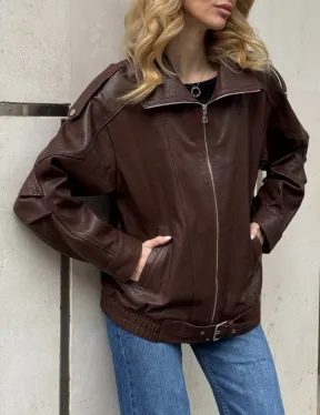 Коричневая кожаная курточка - бомбер на молнии