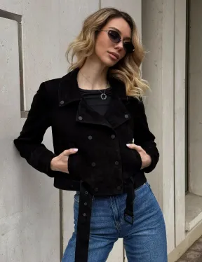 Черная короткая курточка из натуральной замши