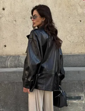 Модная черная куртка из натуральной кожи 