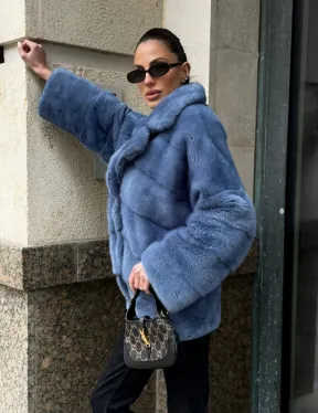 Короткая норковая шуба в цвете джинс с английским воротником
