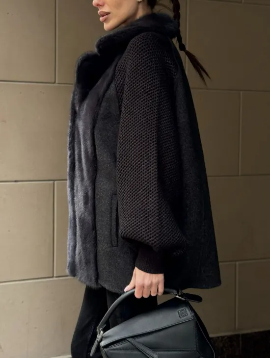 Шерстяная женская куртка с отделкой из меха норки