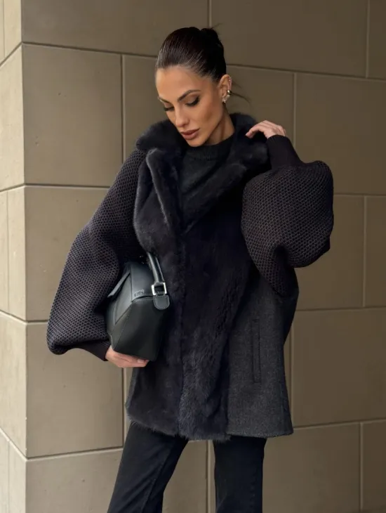 Шерстяная женская куртка с отделкой из меха норки