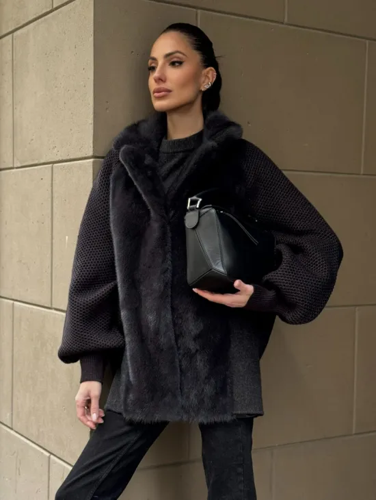 Шерстяная женская куртка с отделкой из меха норки