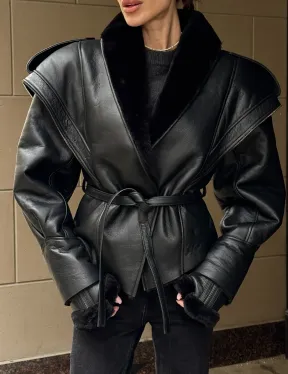 Черная куртка - дубленка на запах с поясом из меха мериноса