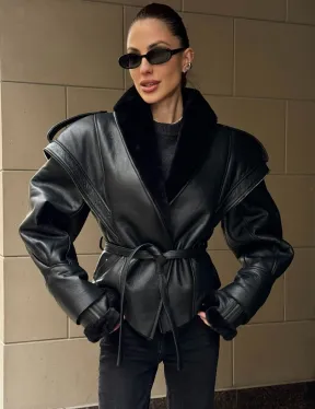 Черная куртка - дубленка на запах с поясом из меха мериноса