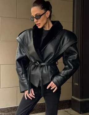 Черная куртка - дубленка на запах с поясом из меха мериноса