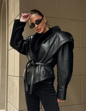 Черная куртка - дубленка на запах с поясом из меха мериноса