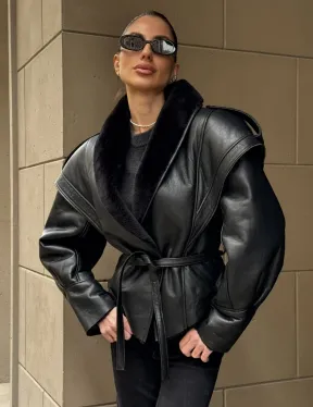 Черная куртка - дубленка на запах с поясом из меха мериноса