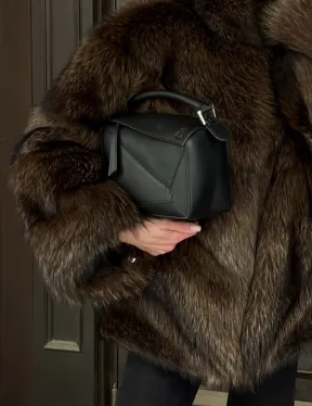 Полушубок из натурального меха енота с воротником стойка