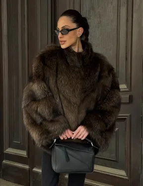 Полушубок из натурального меха енота с воротником стойка