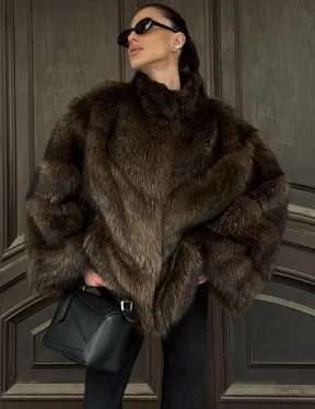 Полушубок из натурального меха енота с воротником стойка