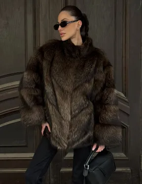 Полушубок из натурального меха енота с воротником стойка