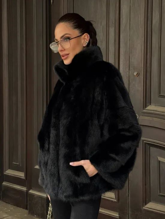 Норковый полушубок черного цвет стойка воротник