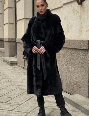 Шуба из плюшевой скандинавской норки в сине-черном цвете - стойка воротник