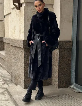 Шуба из плюшевой скандинавской норки в сине-черном цвете - стойка воротник