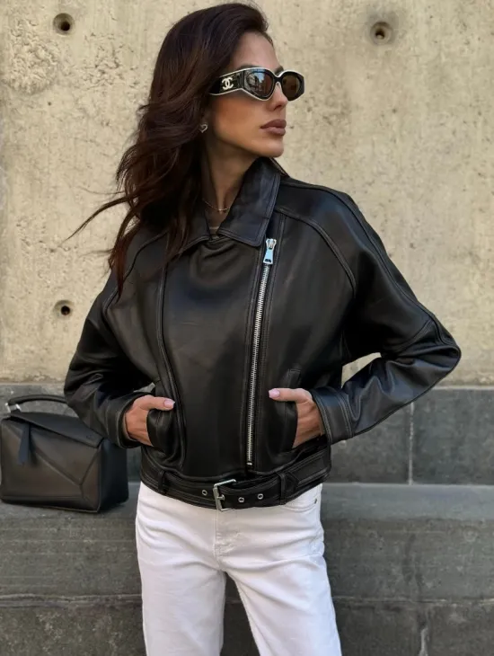 Кожаная куртка в стиле Casual