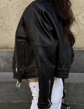 Кожаная куртка в стиле Casual