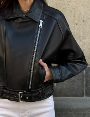 Кожаная куртка в стиле Casual