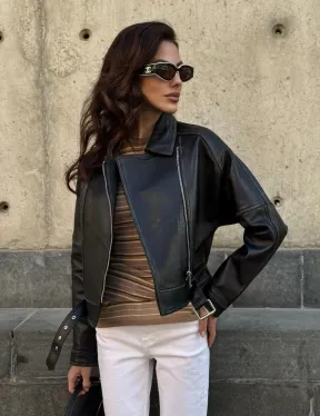 Кожаная куртка в стиле Casual