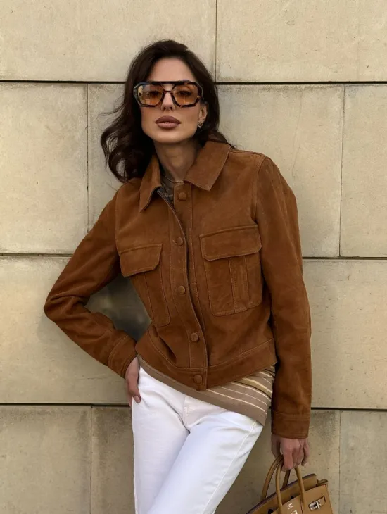 Прямой жакет из натуральной замши с накладными карманами