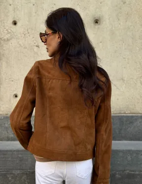 Прямой жакет из натуральной замши с накладными карманами