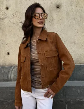 Прямой жакет из натуральной замши с накладными карманами