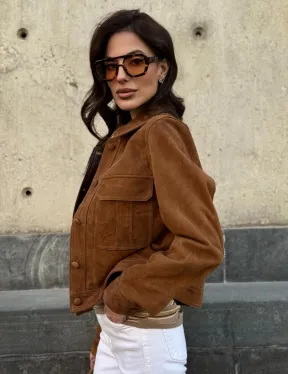 Прямой жакет из натуральной замши с накладными карманами