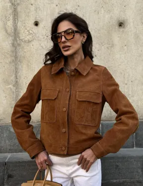 Прямой жакет из натуральной замши с накладными карманами