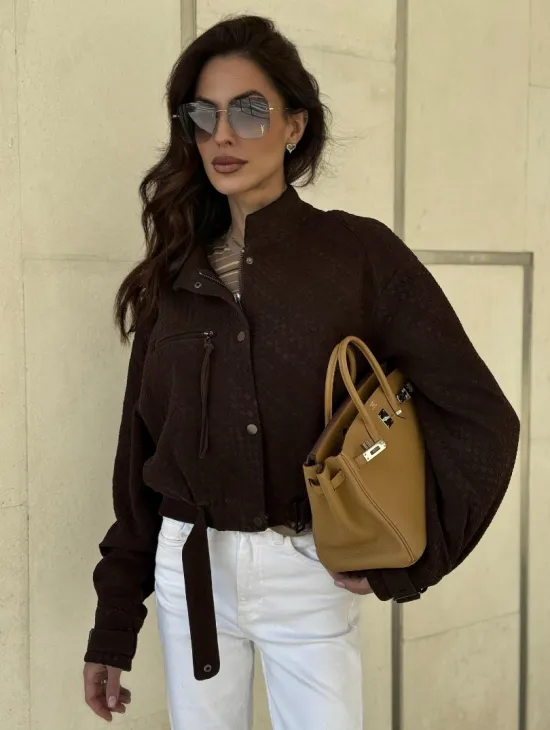 Кроп - бомбер из плетеной замшевой кожи в цвете шоколад