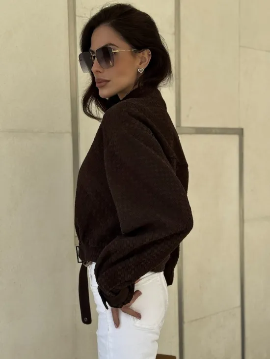 Кроп - бомбер из плетеной замшевой кожи в цвете шоколад