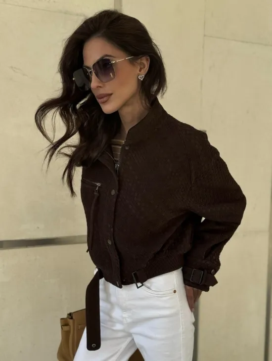 Кроп - бомбер из плетеной замшевой кожи в цвете шоколад
