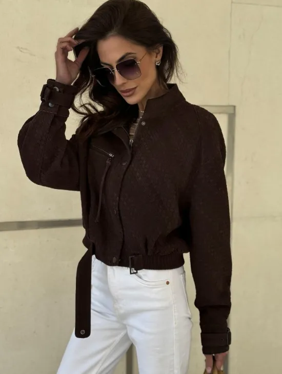 Кроп - бомбер из плетеной замшевой кожи в цвете шоколад