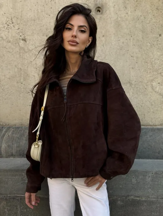 Демисезонная короткая замшевая куртка 