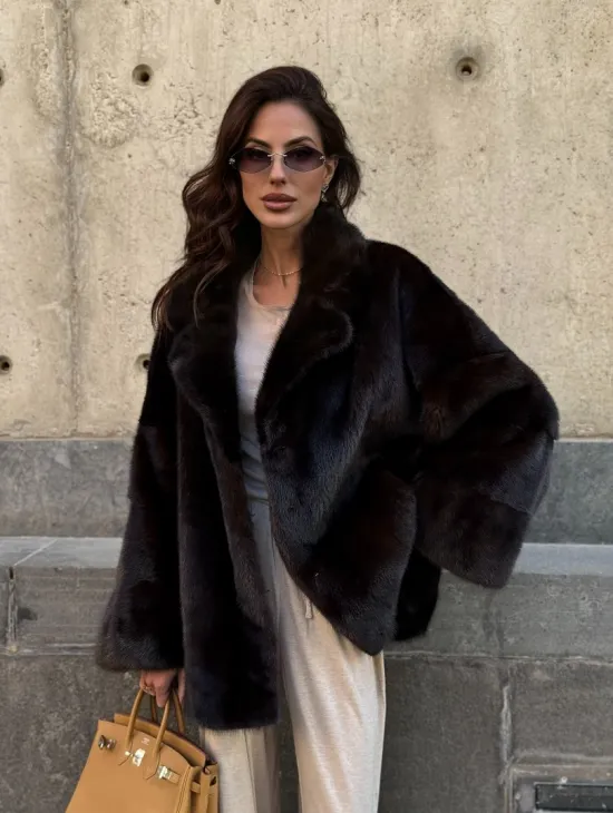 Норковая шуба в цвете махагон