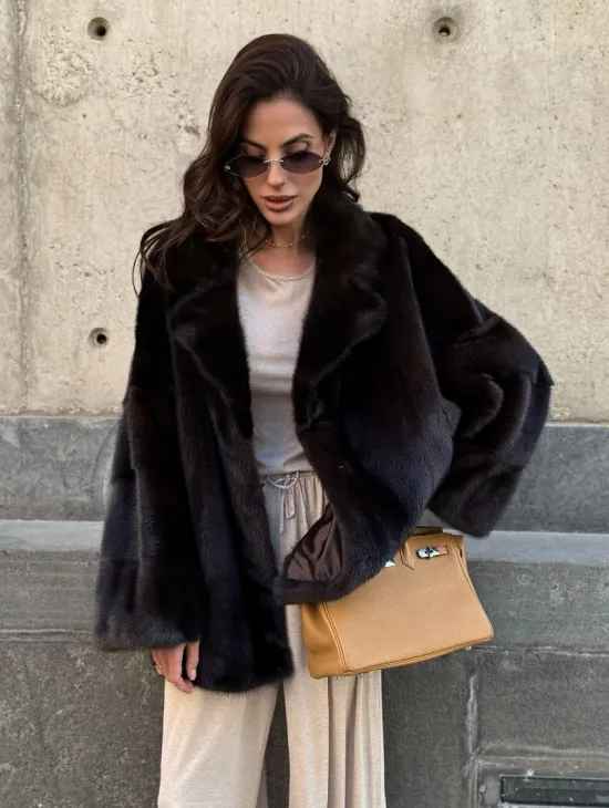 Норковая шуба в цвете махагон